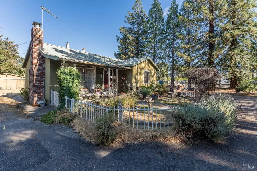 131 W Moore ST, Ukiah, CA 95482