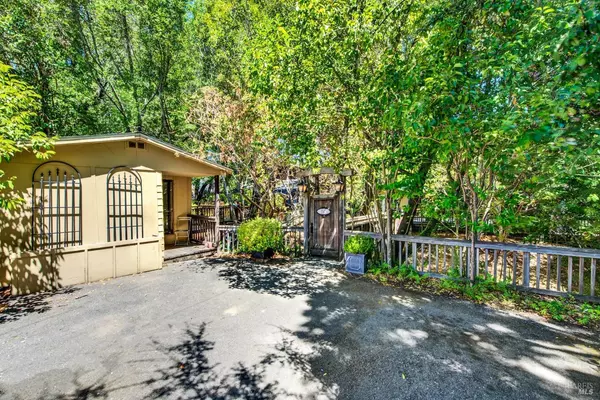 San Anselmo, CA 94960,192 Butterfield RD