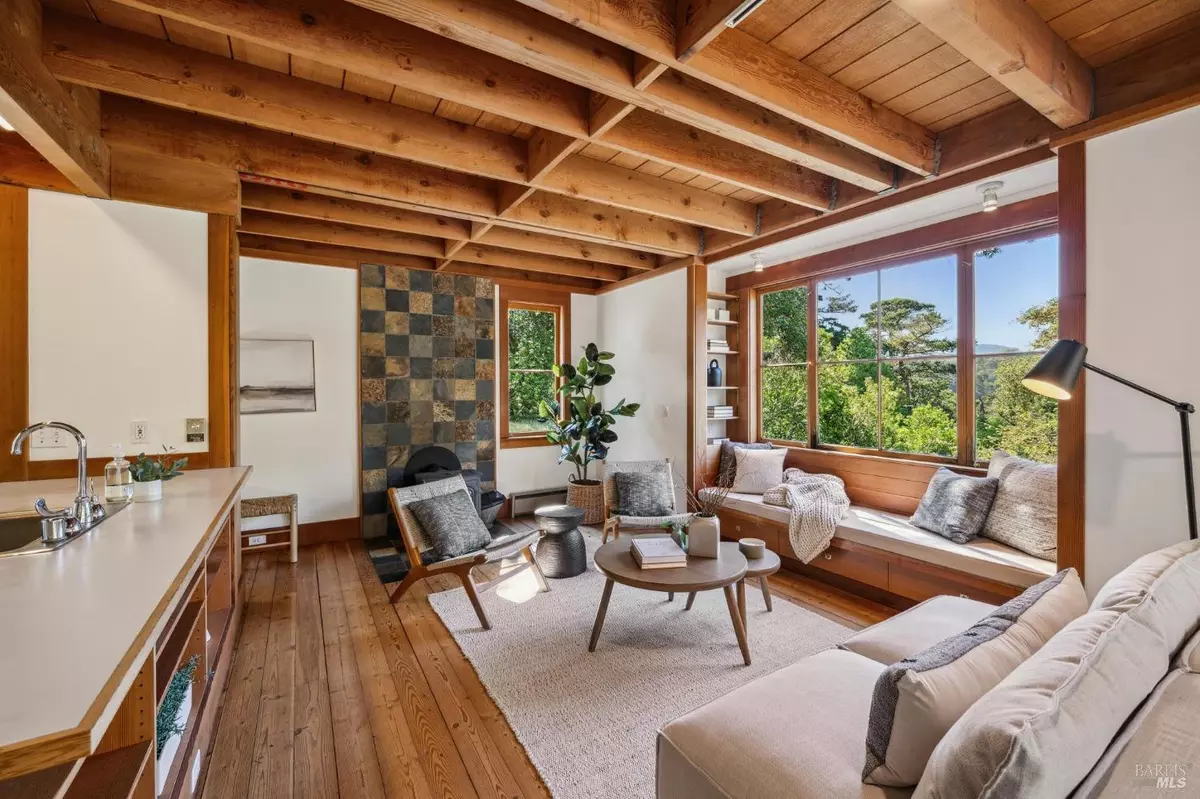 Inverness, CA 94937,385 Via De La Vista