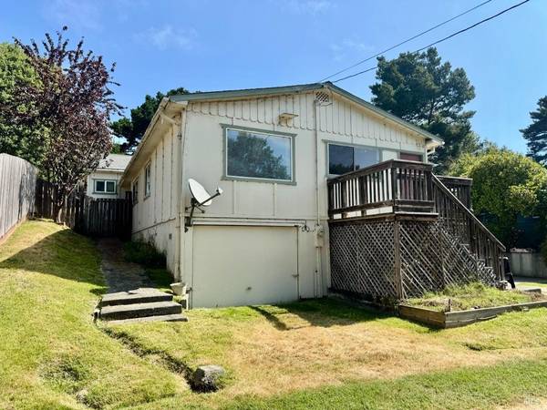 899 Fernbridge DR, Fortuna, CA 95540