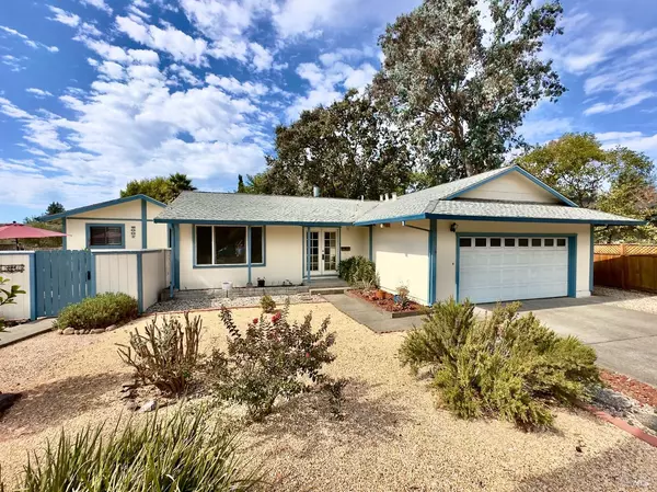 5009 Maiden LN, Santa Rosa, CA 95409