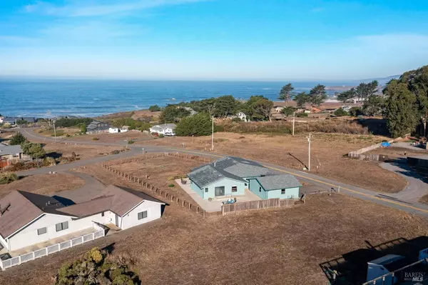 Bodega Bay, CA 94923,240 Los Santos DR