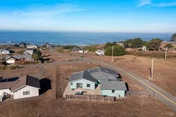 Bodega Bay, CA 94923,240 Los Santos DR