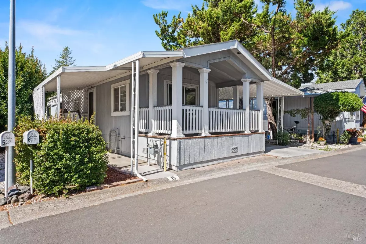 Ukiah, CA 95482,700 E Gobbi ST 6