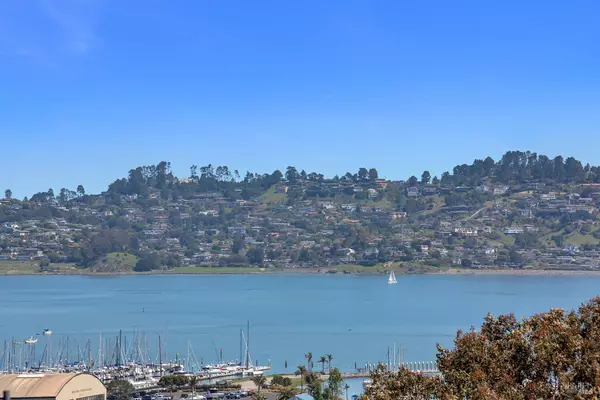 32 Arana CIR, Sausalito, CA 94965