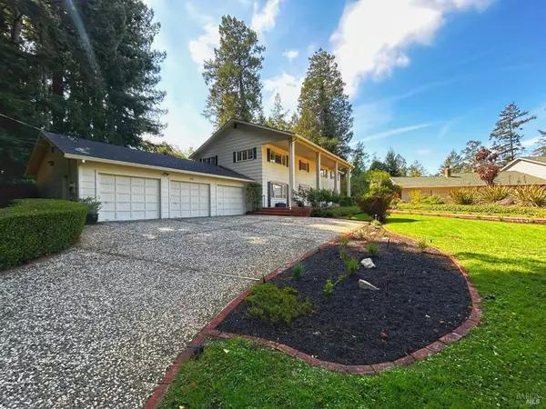 4284 Woodland Shadows PL, Santa Rosa, CA 95404