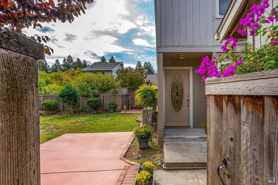 1 Blossom CT E, Napa, CA 94558