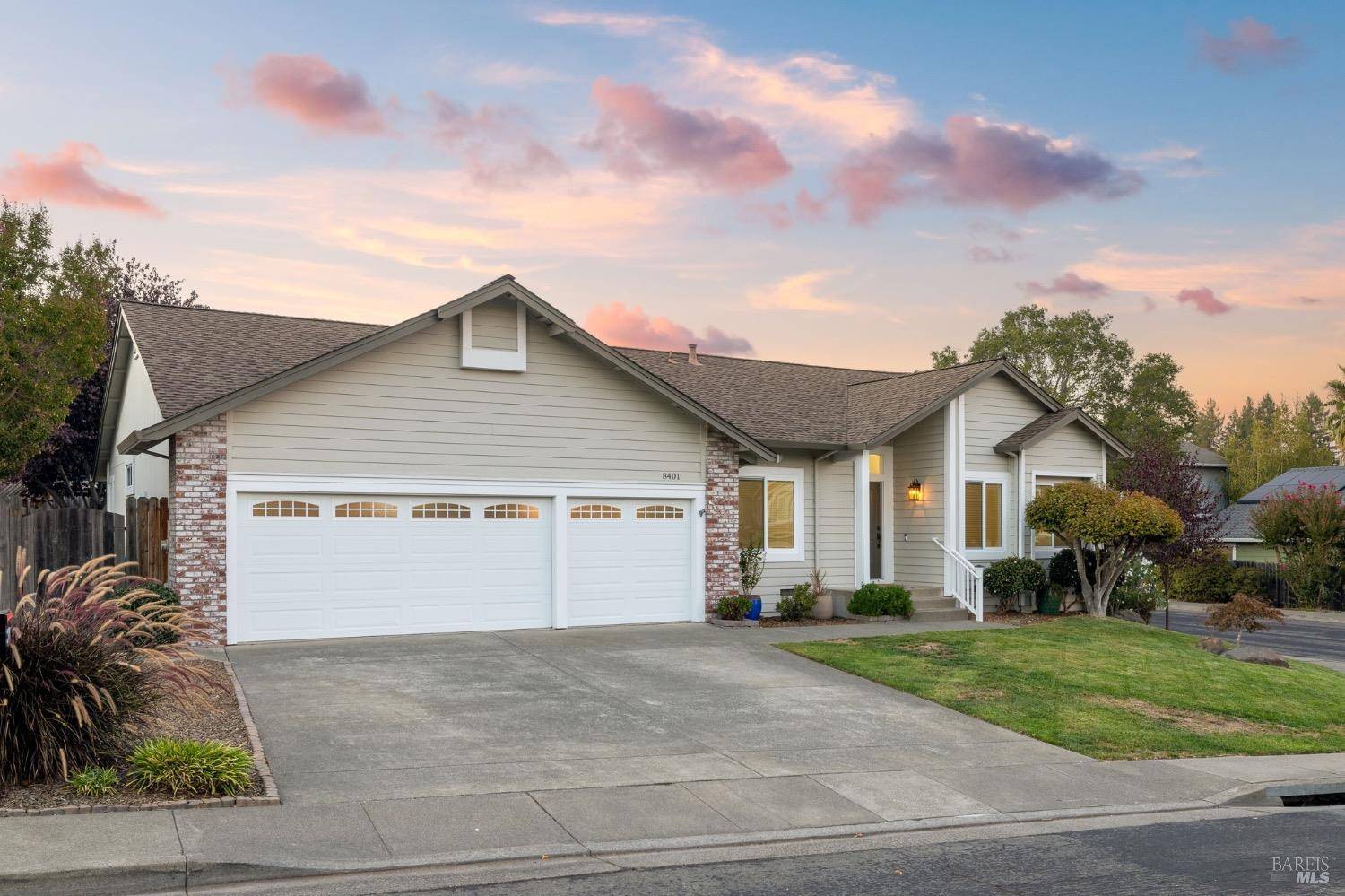 8401 Honor PL, Cotati, CA 94931