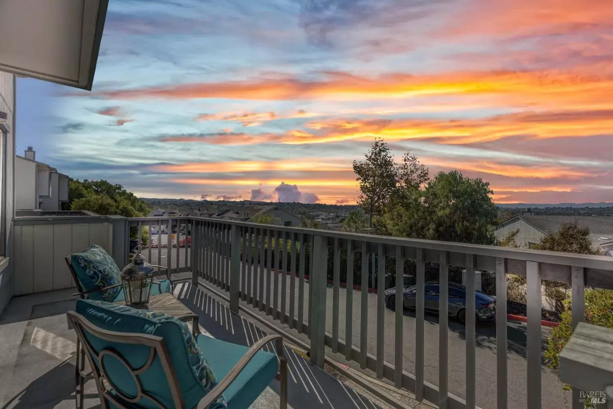 Vallejo, CA 94591,128 Nashville LN