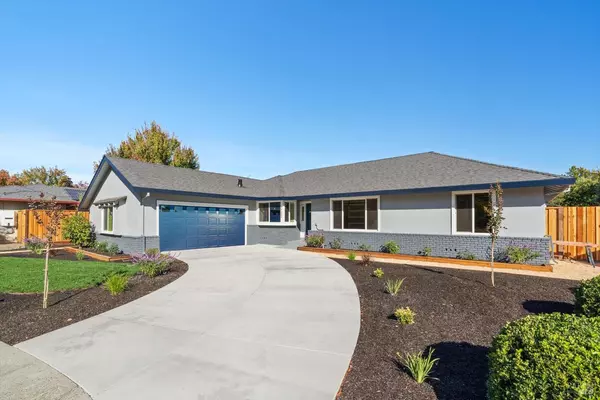 2152 Contra Costa CT, Santa Rosa, CA 95405