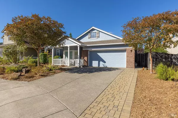 104 Honeysuckle CT, Cloverdale, CA 95425