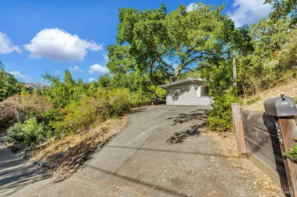 San Anselmo, CA 94960,291 Oakcrest RD