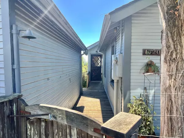 Tiburon, CA 94920,1720 Centro West ST