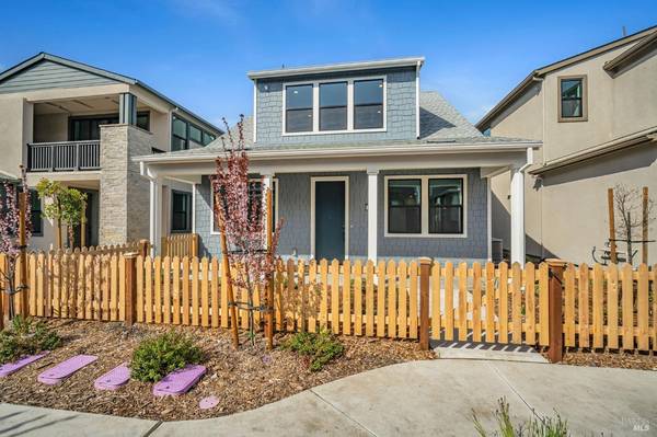 1542 Waterside LN, Rohnert Park, CA 94928