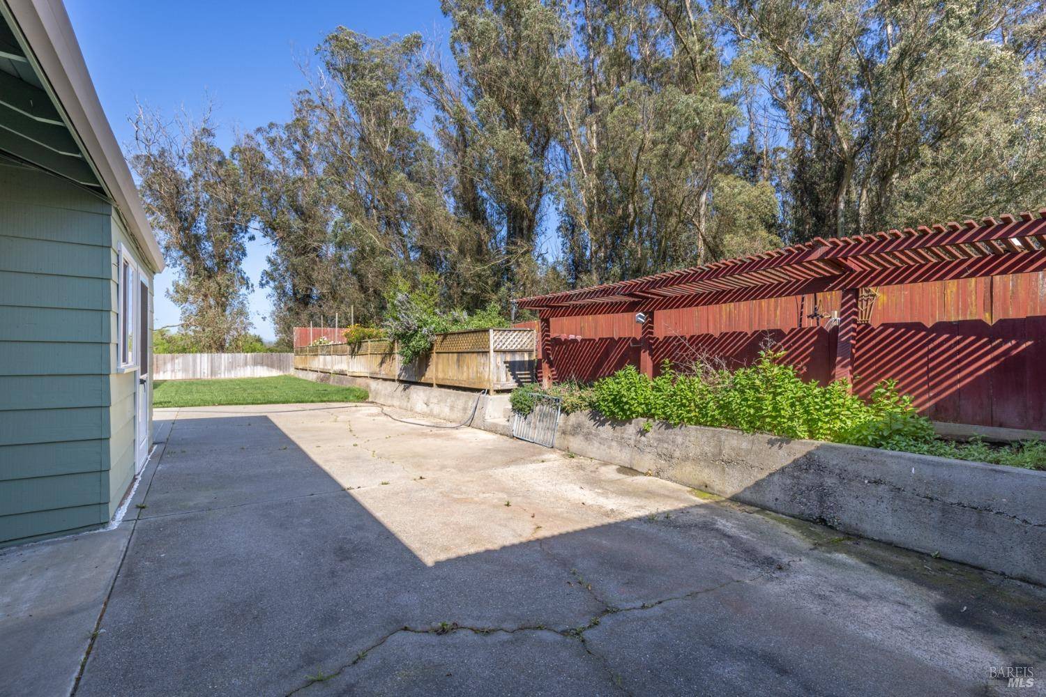 Cotati, CA 94931,840 W Railroad AVE