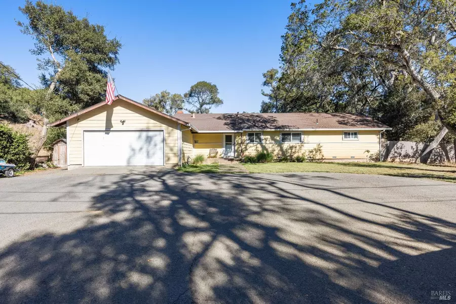 303 Orchard LN, Penngrove, CA 94951