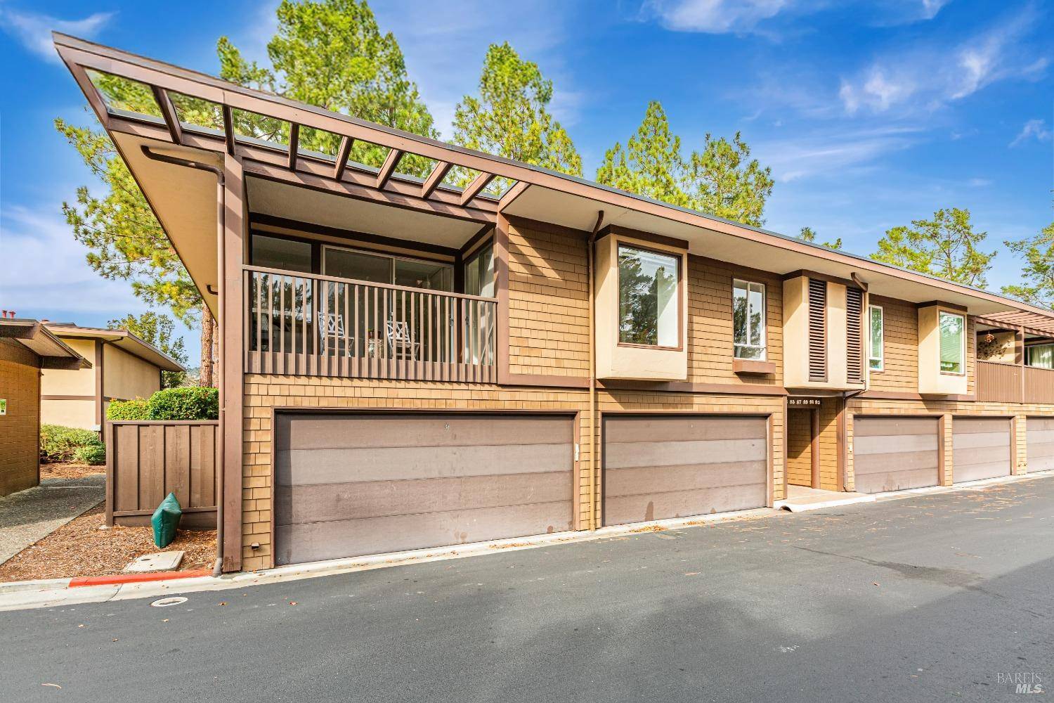 91 Forest LN, San Rafael, CA 94903