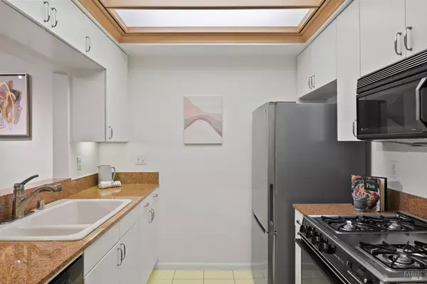 San Rafael, CA 94903,600 Deer Valley RD 1B