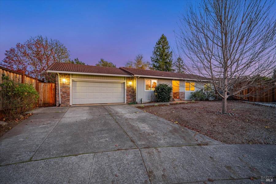 454 Shannon CT, Windsor, CA 95492