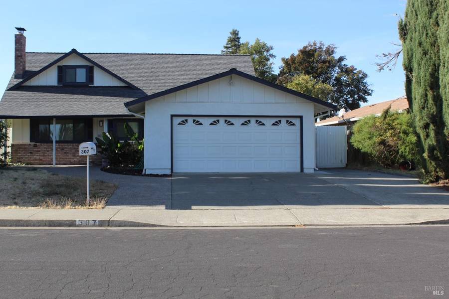 307 Livingston AVE, Vacaville, CA 95687