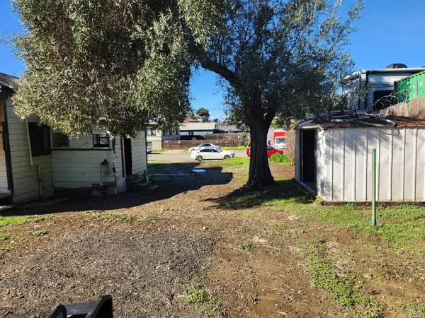 Vallejo, CA 94590,303 Lemon ST