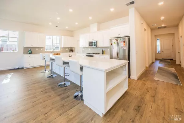 7467 Wendy DR, Rohnert Park, CA 94928