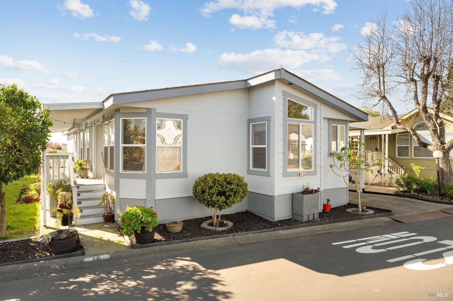 Yountville, CA 94599,6468 Washington ST 16
