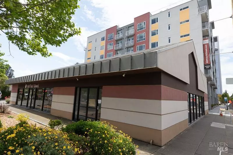 900 4th ST, Santa Rosa, CA 95404