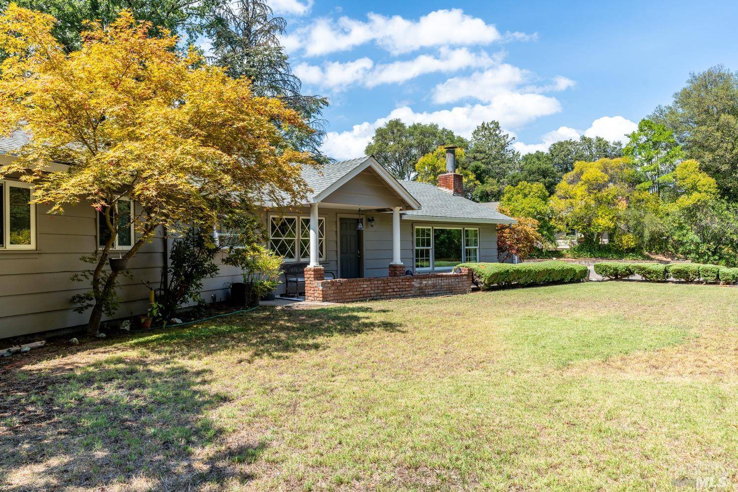 1129 W Standley ST, Ukiah, CA 95482