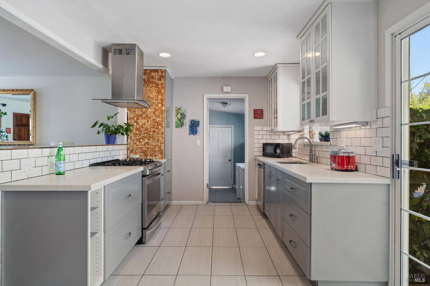Sonoma, CA 95476,934 Harley ST
