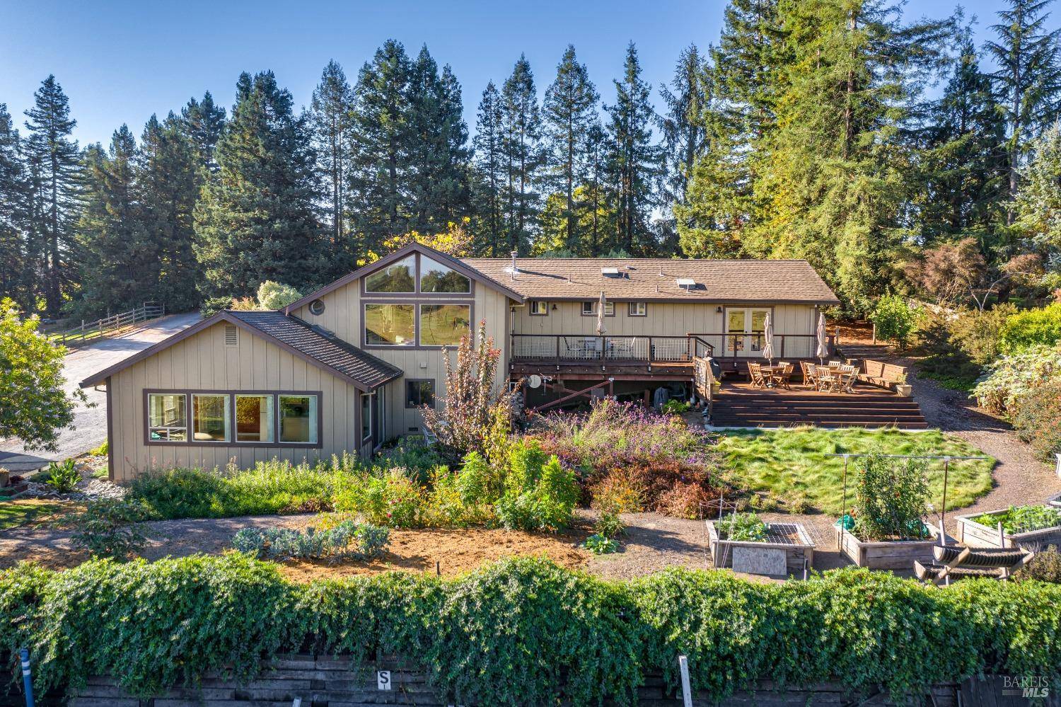 Santa Rosa, CA 95401,497 Laguna Vista RD
