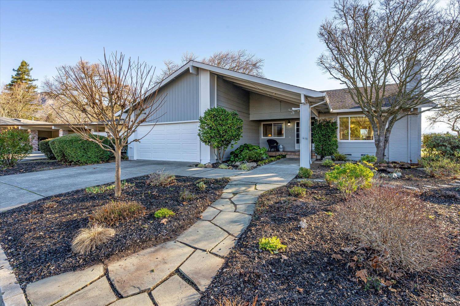 365 Twin Lakes DR, Santa Rosa, CA 95409