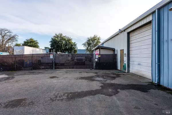 Ukiah, CA 95482,775 E Gobbi ST