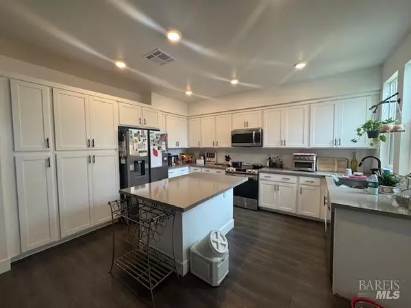 Santa Rosa, CA 95403,2269 Versaro DR