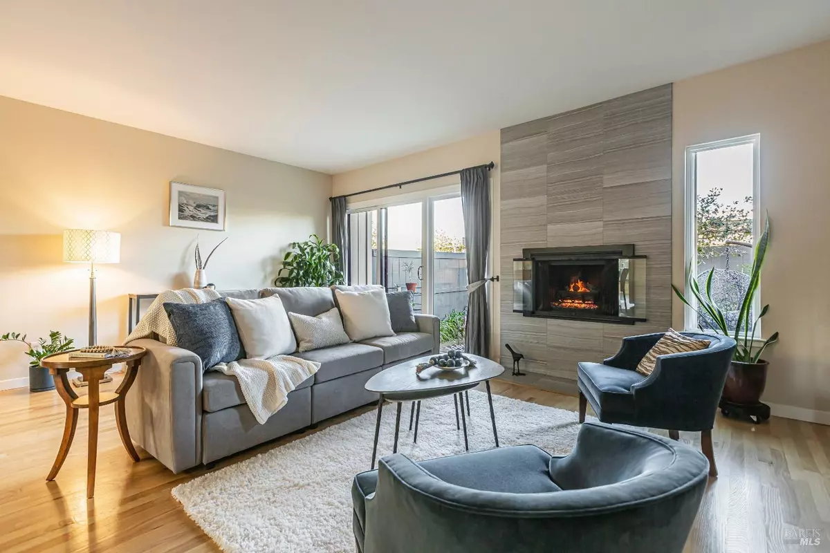 Corte Madera, CA 94925,41 Sandpiper CIR