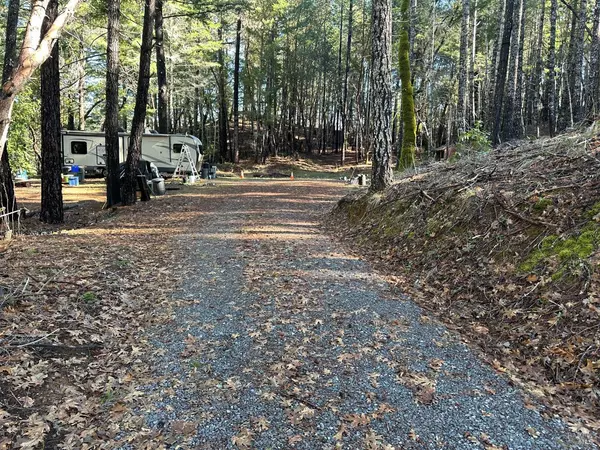 801 Steele LN, Laytonville, CA 95454