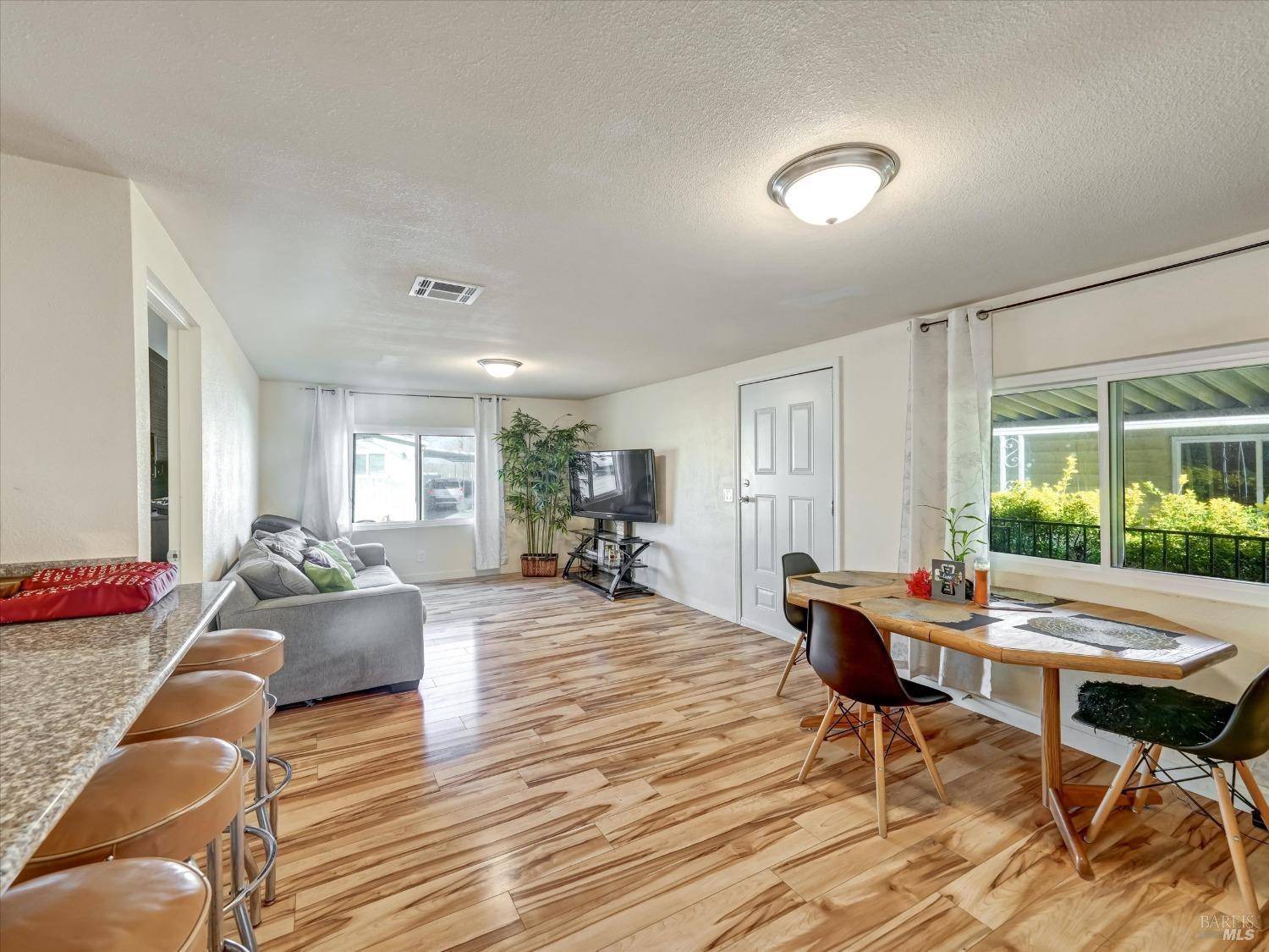 158 Rancho Verde CIR, Rohnert Park, CA 94928