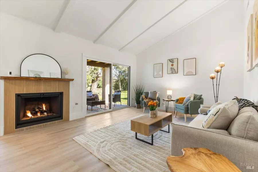 123 La Mancha DR, Sonoma, CA 95476