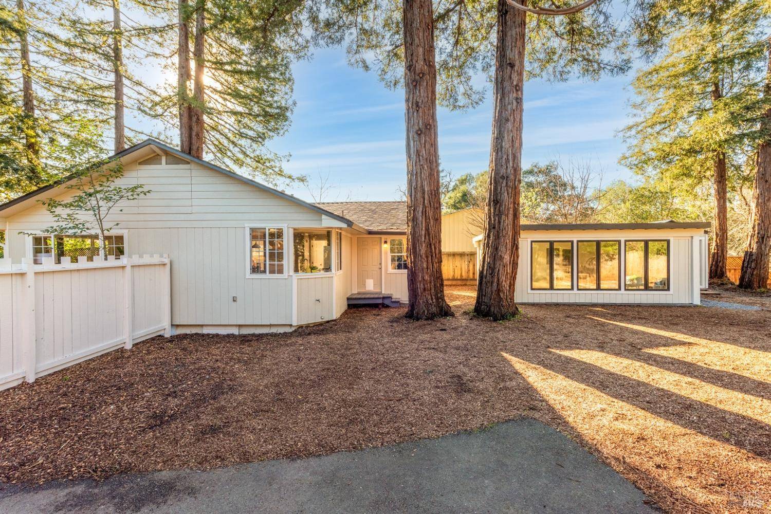 177 Willow ST, Santa Rosa, CA 95401