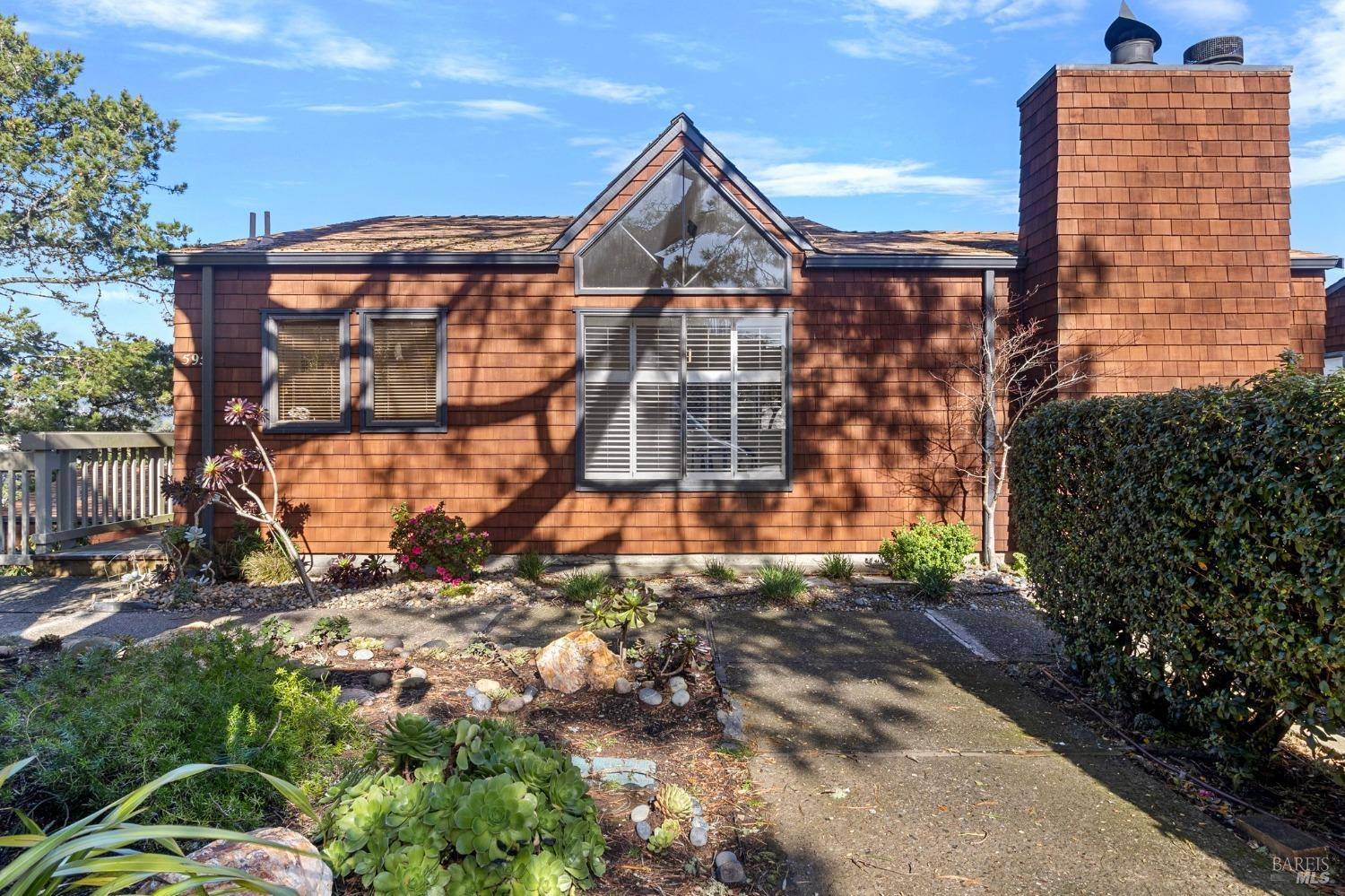 Sausalito, CA 94965,595 Headlands CT