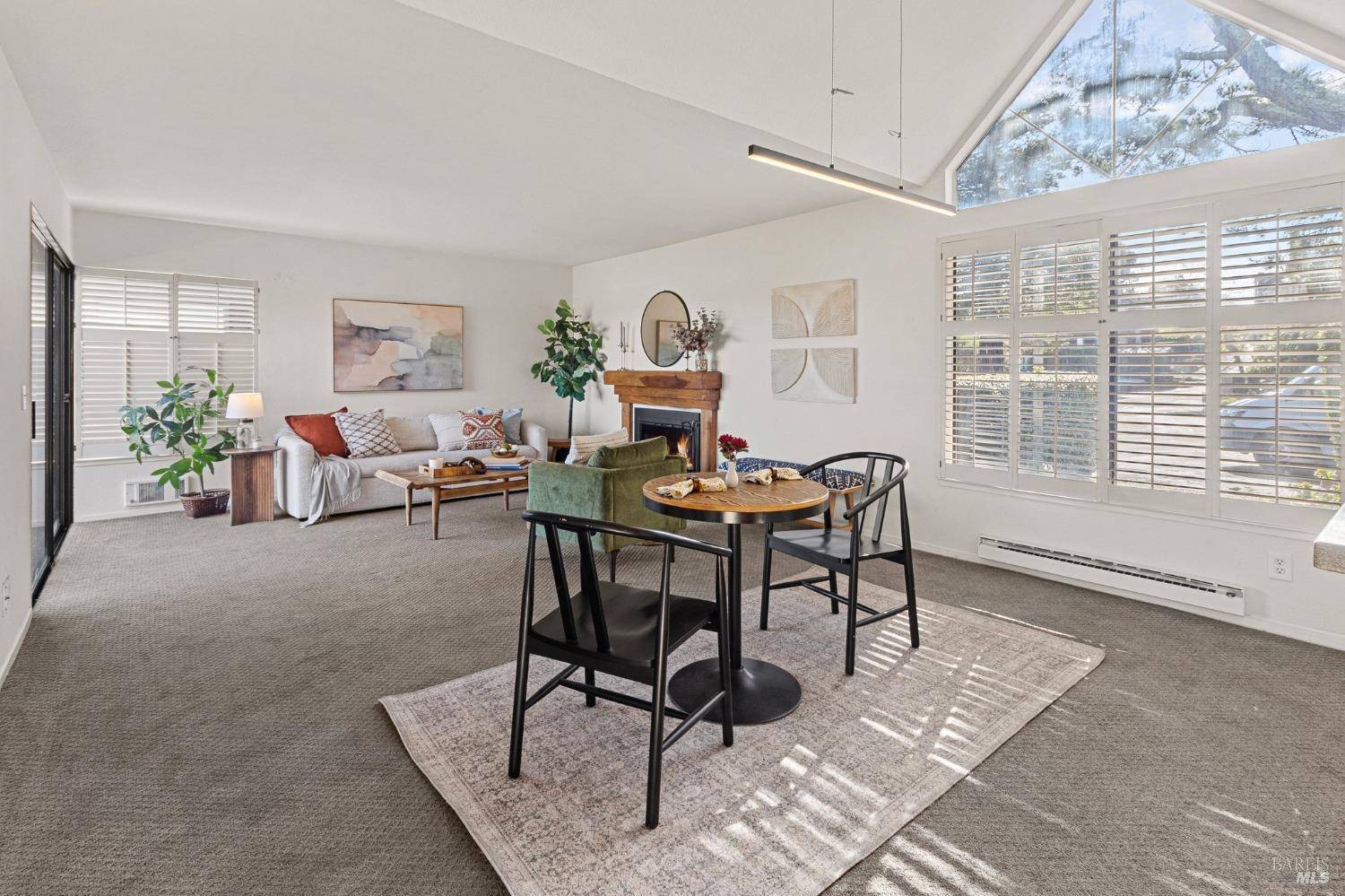 Sausalito, CA 94965,595 Headlands CT