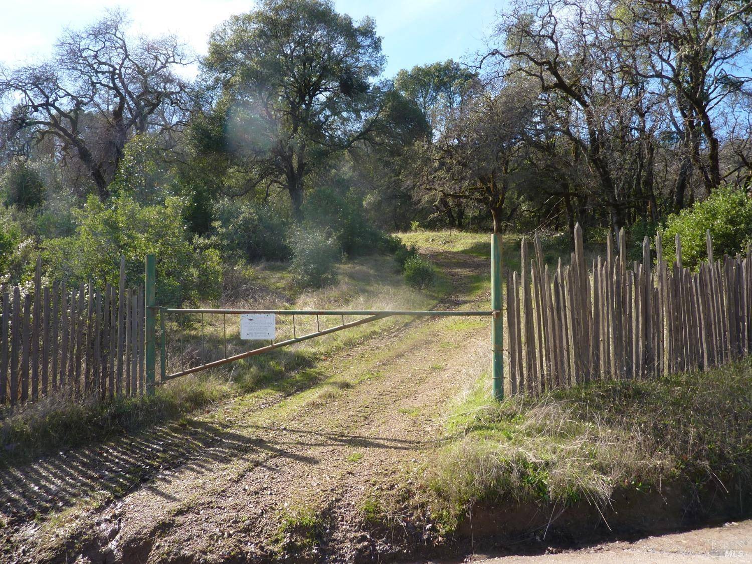 1401 Bel Arbres DR, Redwood Valley, CA 95470