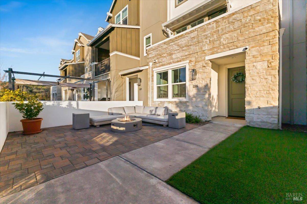 Santa Rosa, CA 95403,235 Gambrel CIR
