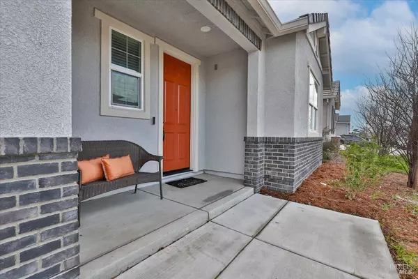 Vacaville, CA 95687,585 Honeysuckle DR