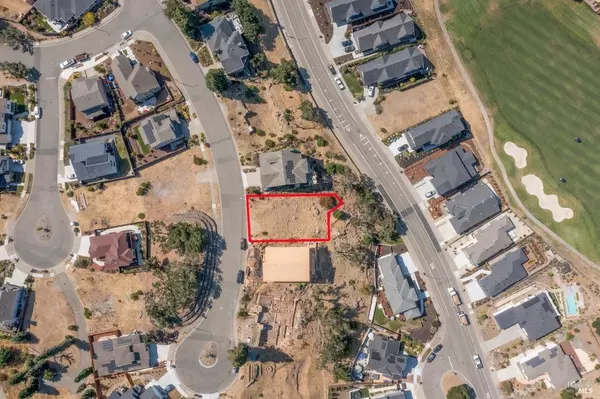 3725 Deauville PL, Santa Rosa, CA 95403