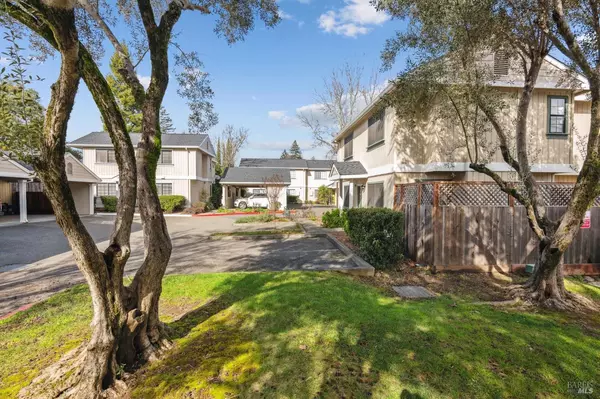 366 Piper ST, Healdsburg, CA 95448