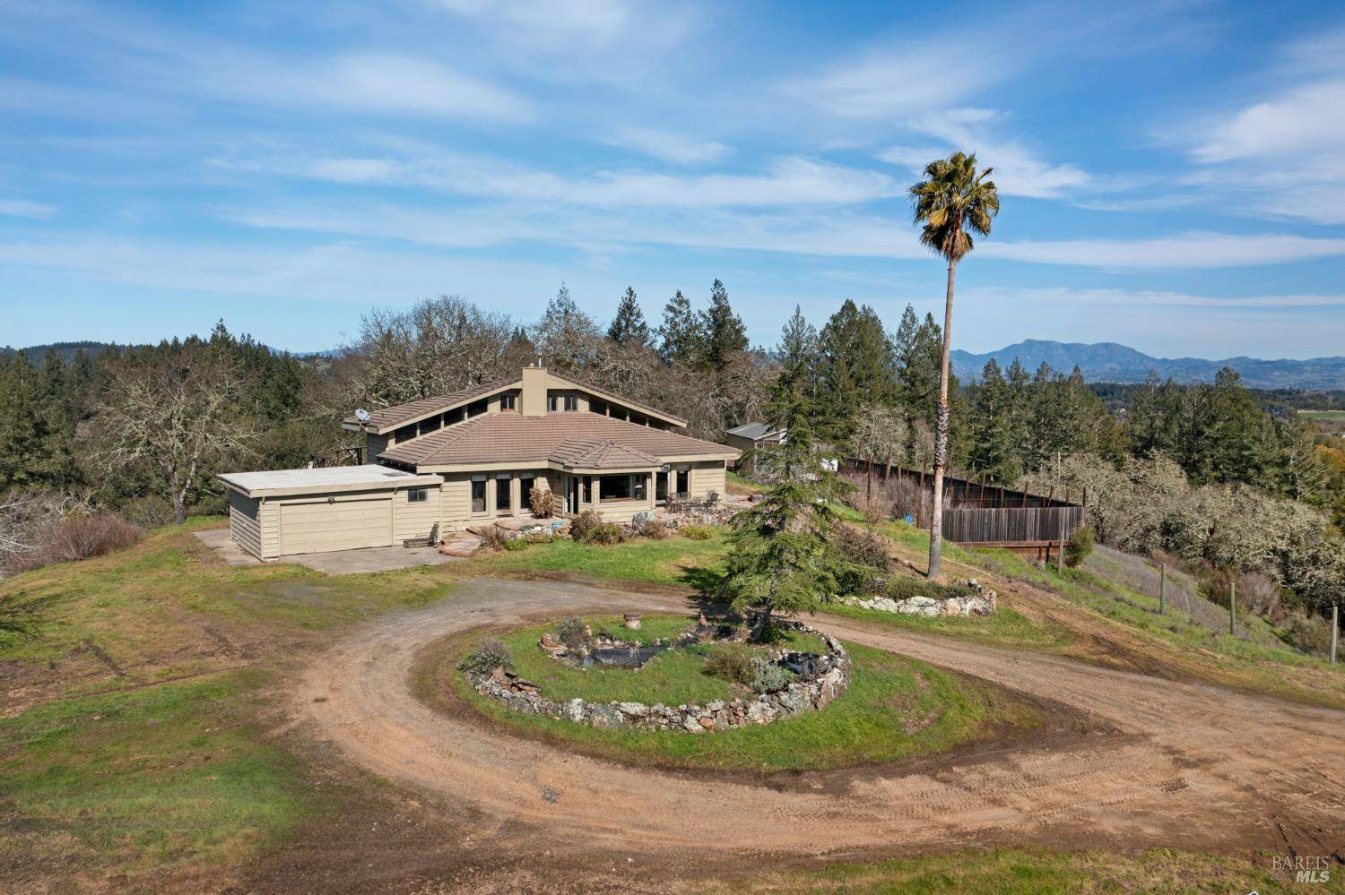 7967 Martinelli RD, Forestville, CA 95436