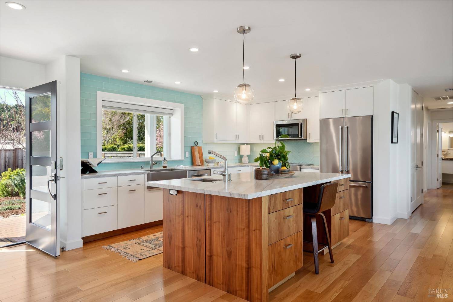 San Rafael, CA 94901,544 Bret Harte RD