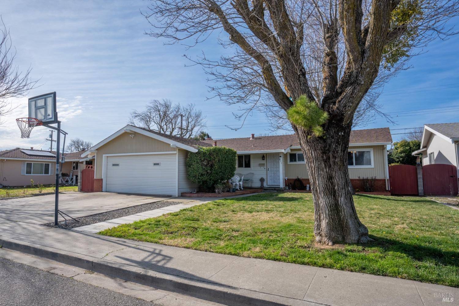 Rio Vista, CA 94571,811 Rolling Green DR