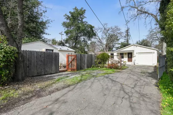 615 Mcconnell AVE, Santa Rosa, CA 95404